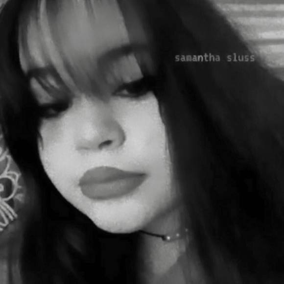Poshmark profile picture for @decomposed